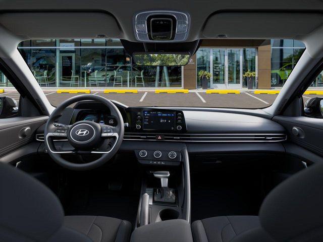 2025 Hyundai Elantra SE photo 11