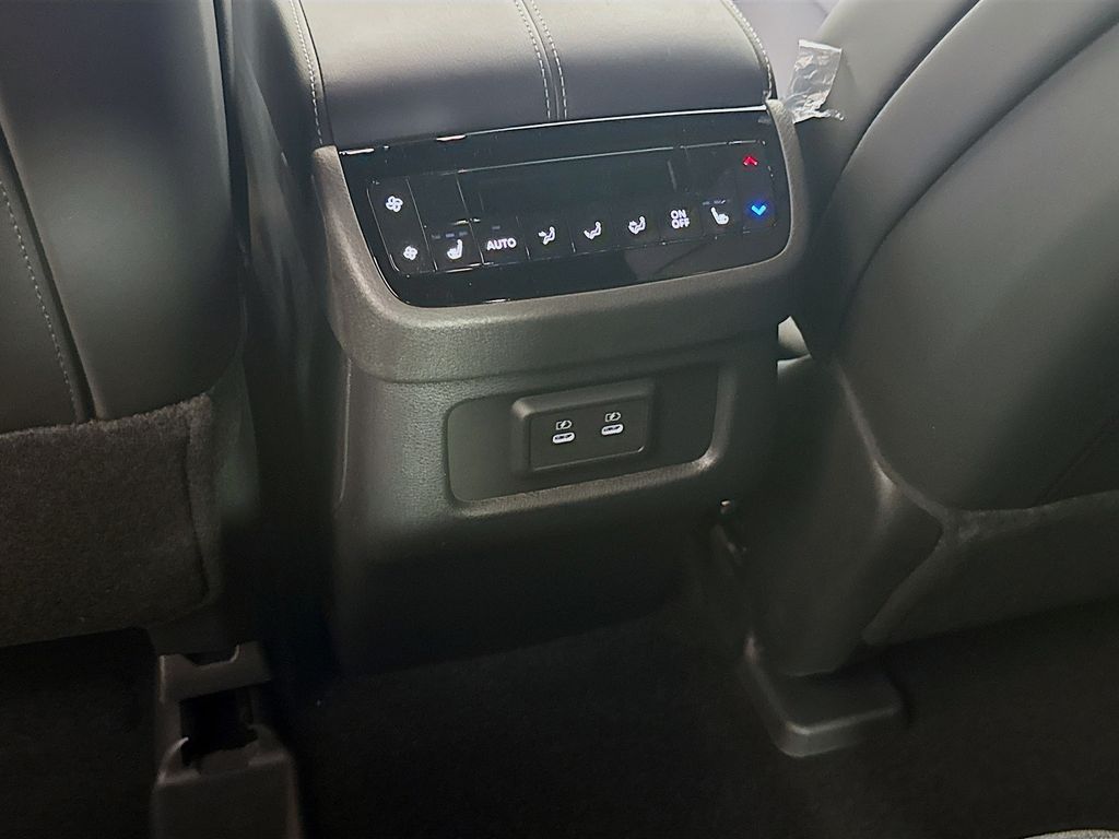 2026 Infiniti QX60 Luxe photo 28