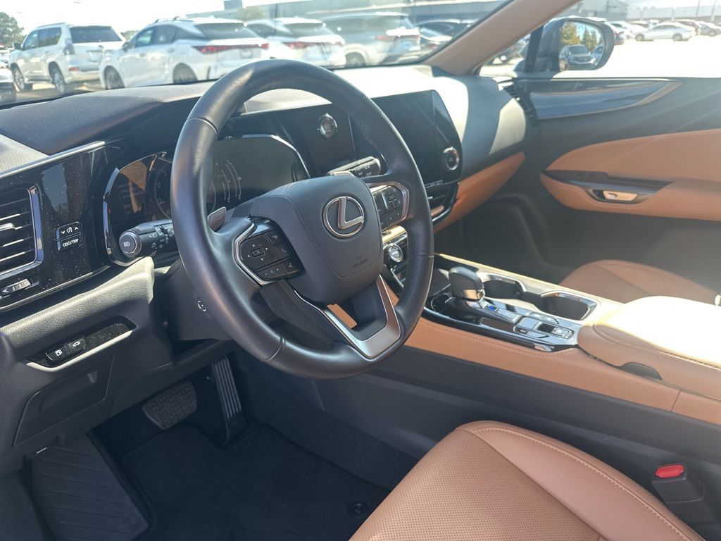 2025 Lexus NX 350 Premium photo 2