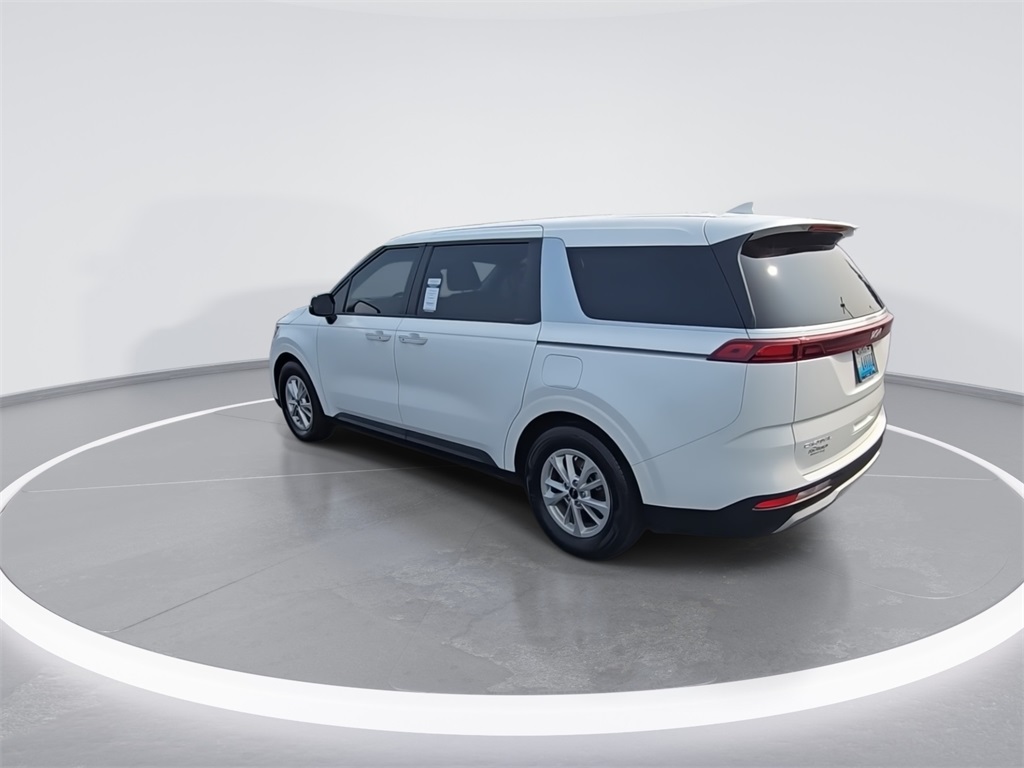 2024 Kia Carnival LX photo 6