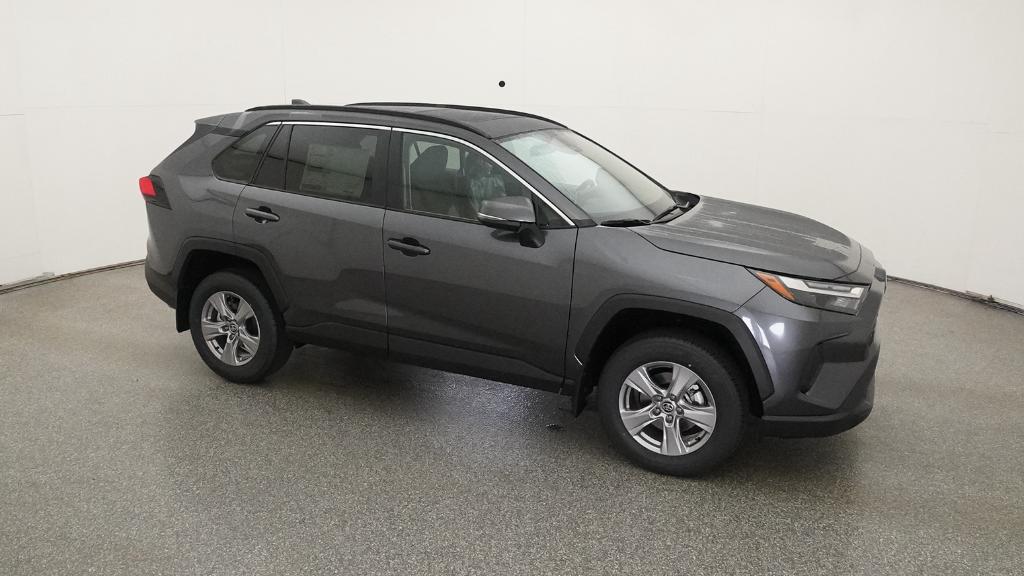 2025 Toyota RAV4 XLE photo 23