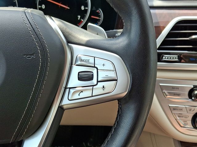 2019 Bmw 750i xDrive Sedan photo 21