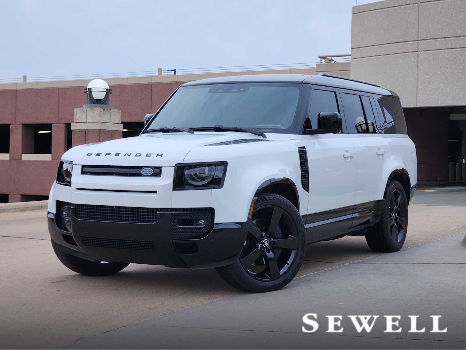 2025 Land Rover Defender X-Dynamic SE