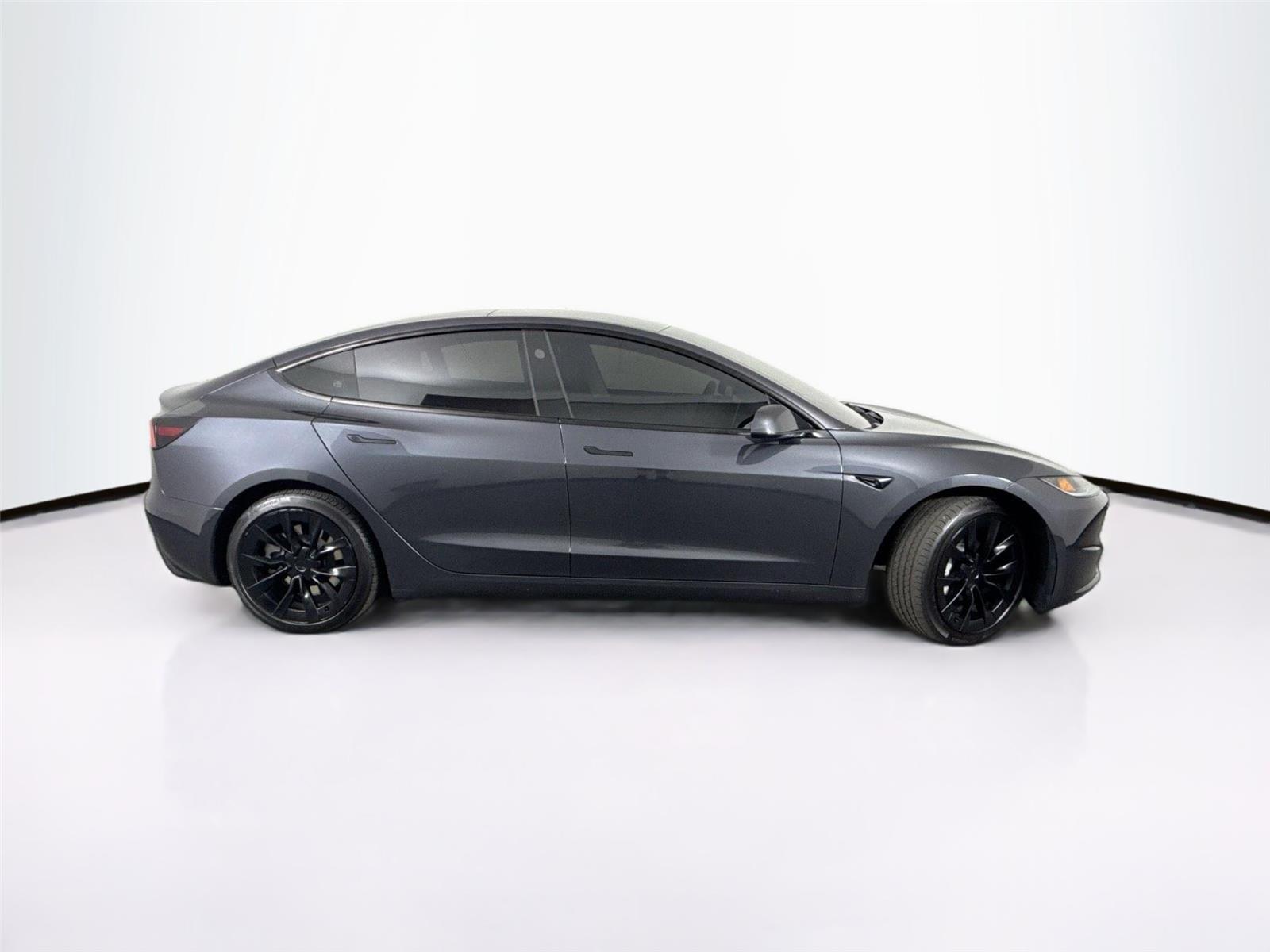 2024 Tesla Model 3 Standard Range photo 5