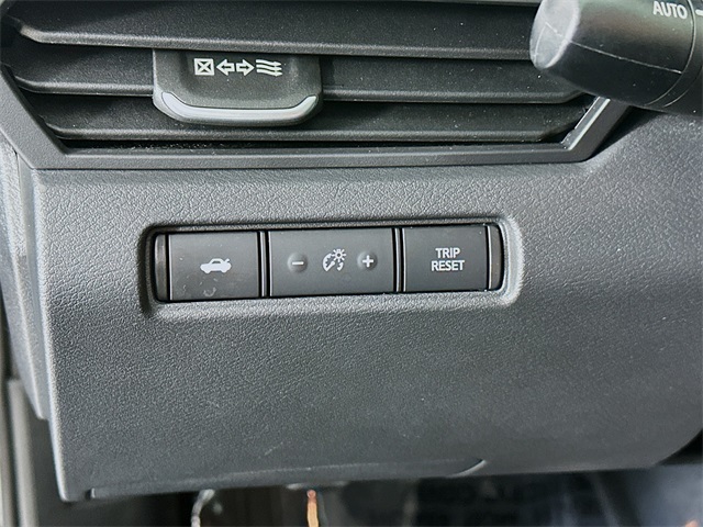 2024 Nissan Sentra SV photo 14