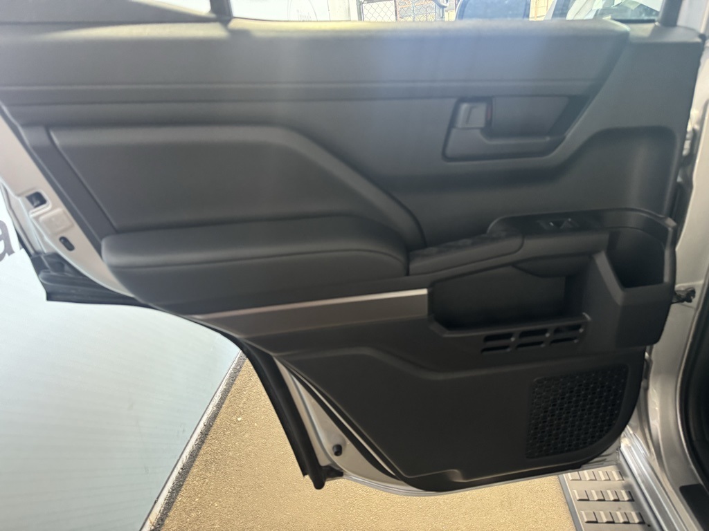 2025 Toyota 4Runner photo 18