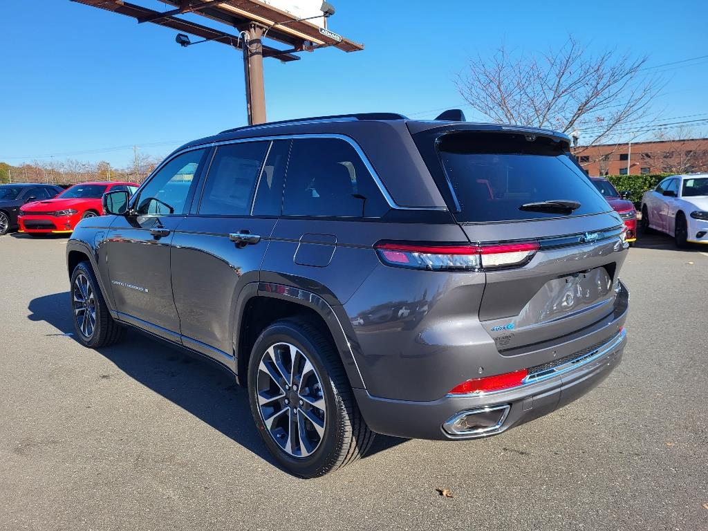2024 Jeep Cherokee Overland photo 18