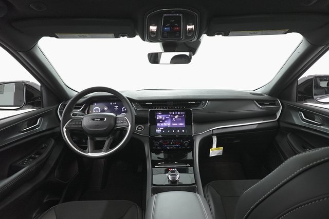 2025 Jeep Grand Cherokee Altitude X photo 8