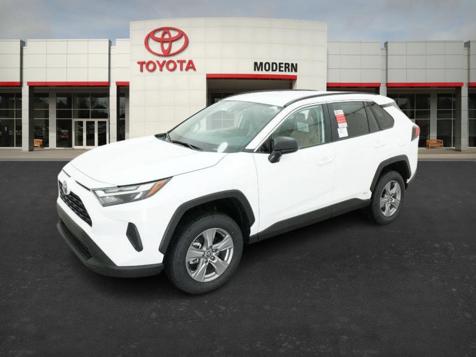 2025 Toyota RAV4 LE's photo
