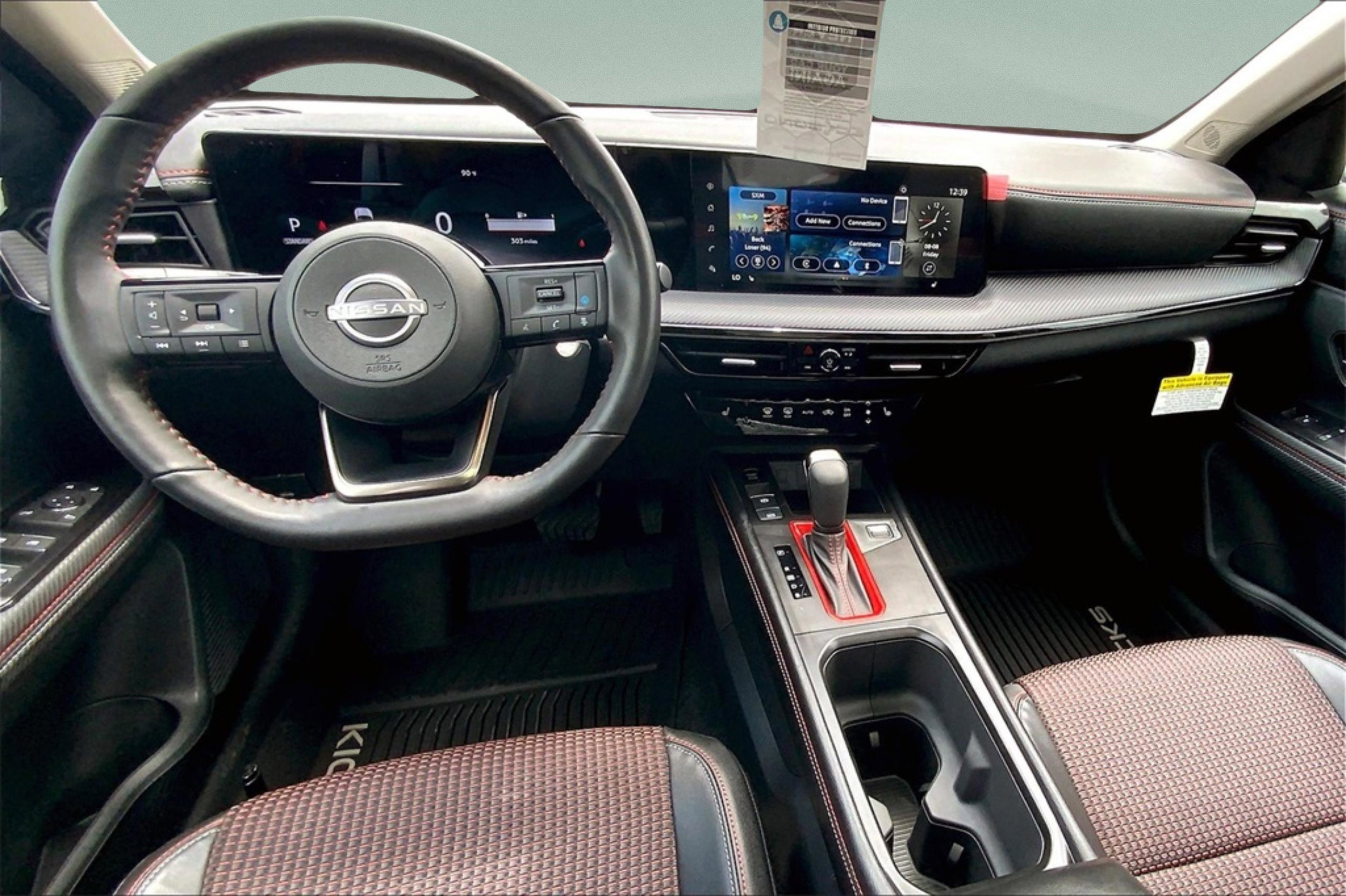 2025 Nissan Kicks SR photo 4