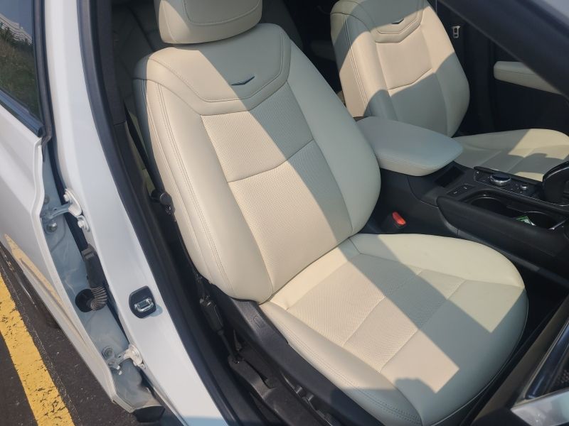 2022 Cadillac XT5 Sport photo 4