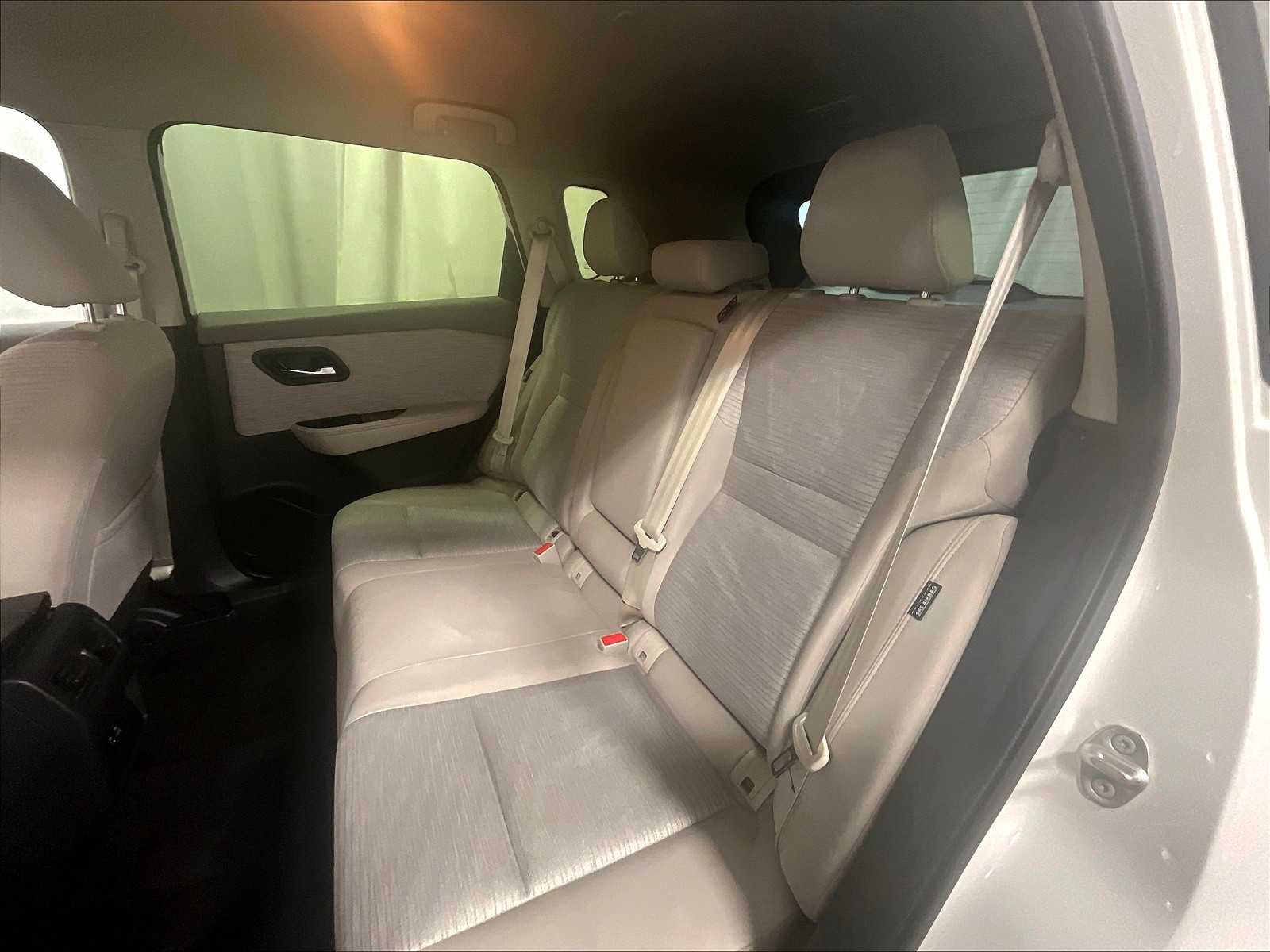 2023 Nissan Rogue SV photo 15