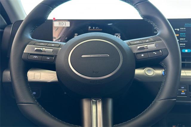 2025 Hyundai Kona SEL photo 17