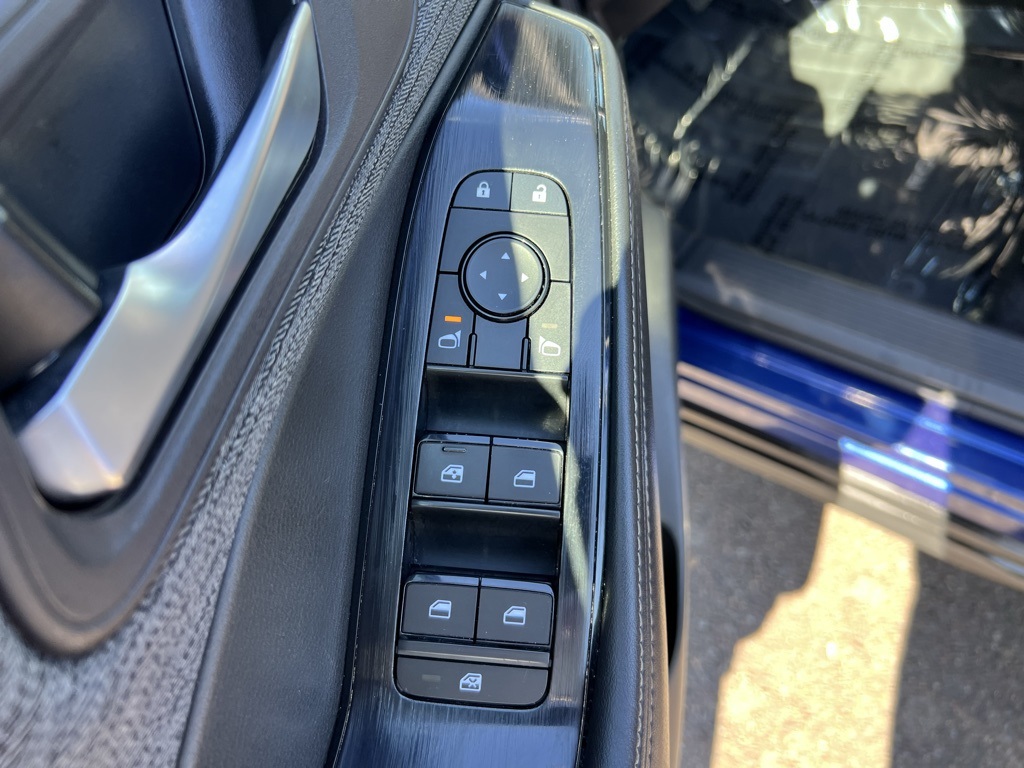 2023 Nissan Rogue SV photo 9