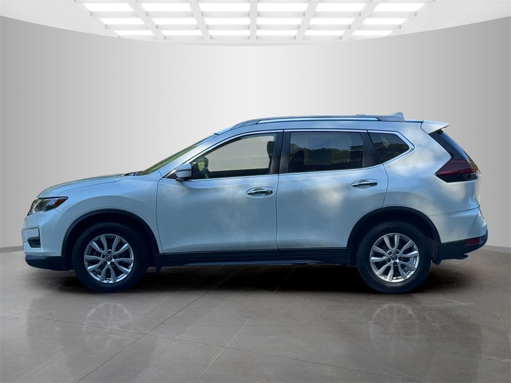 2018 Nissan Rogue SV photo 3