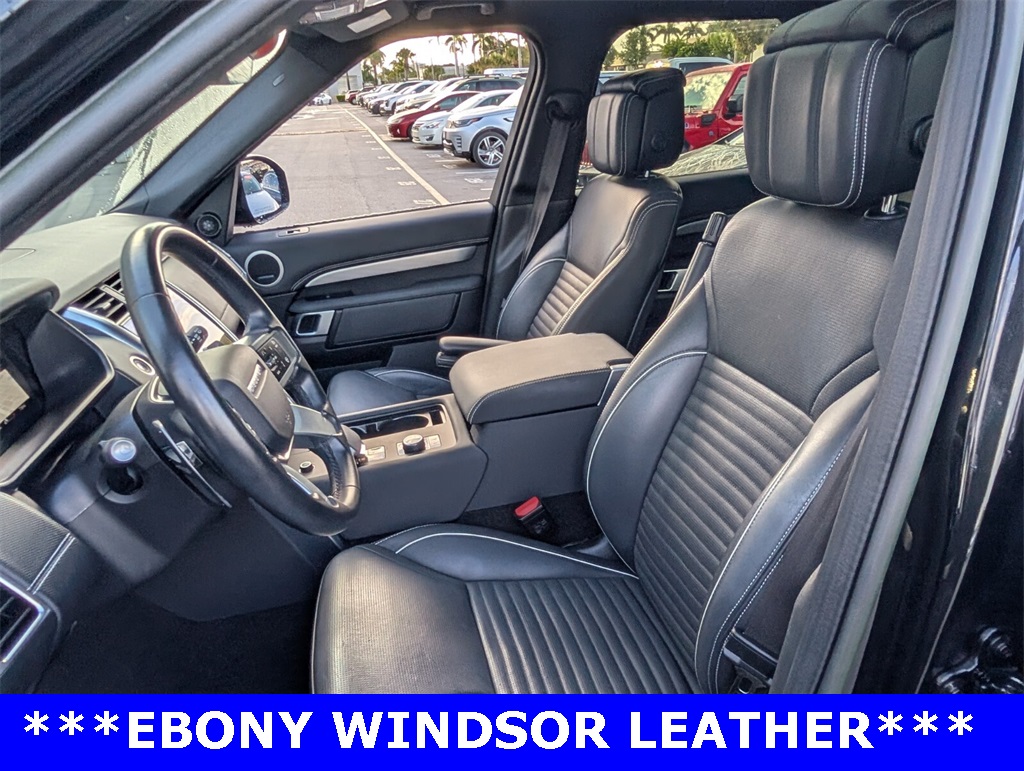 2023 Land Rover Discovery S R-Dynamic photo 7