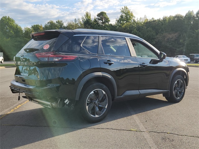 2024 Nissan Rogue SV photo 2