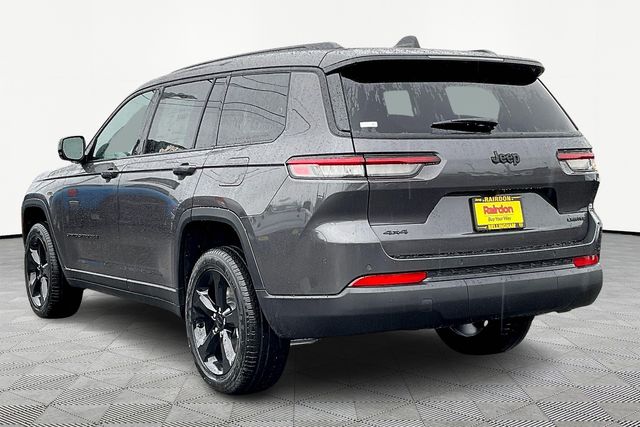 2025 Jeep Grand Cherokee Limited photo 3