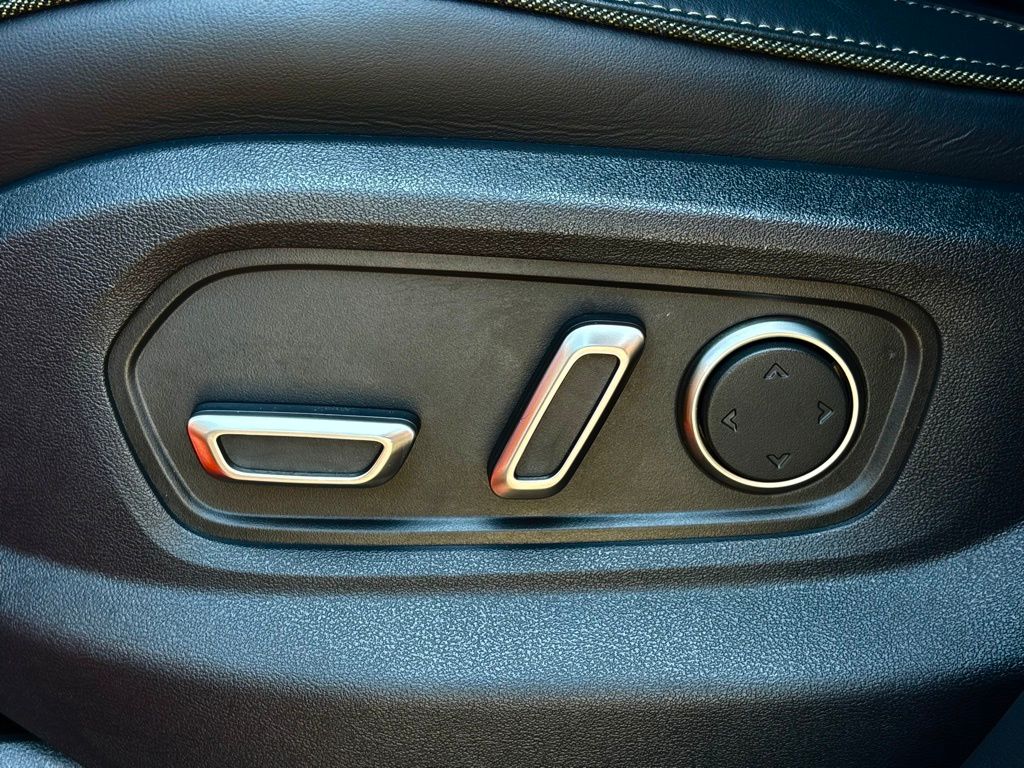 2024 Rivian R1S Adventure photo 14