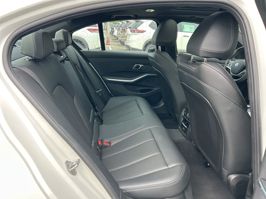 2025 Bmw 330i photo 36