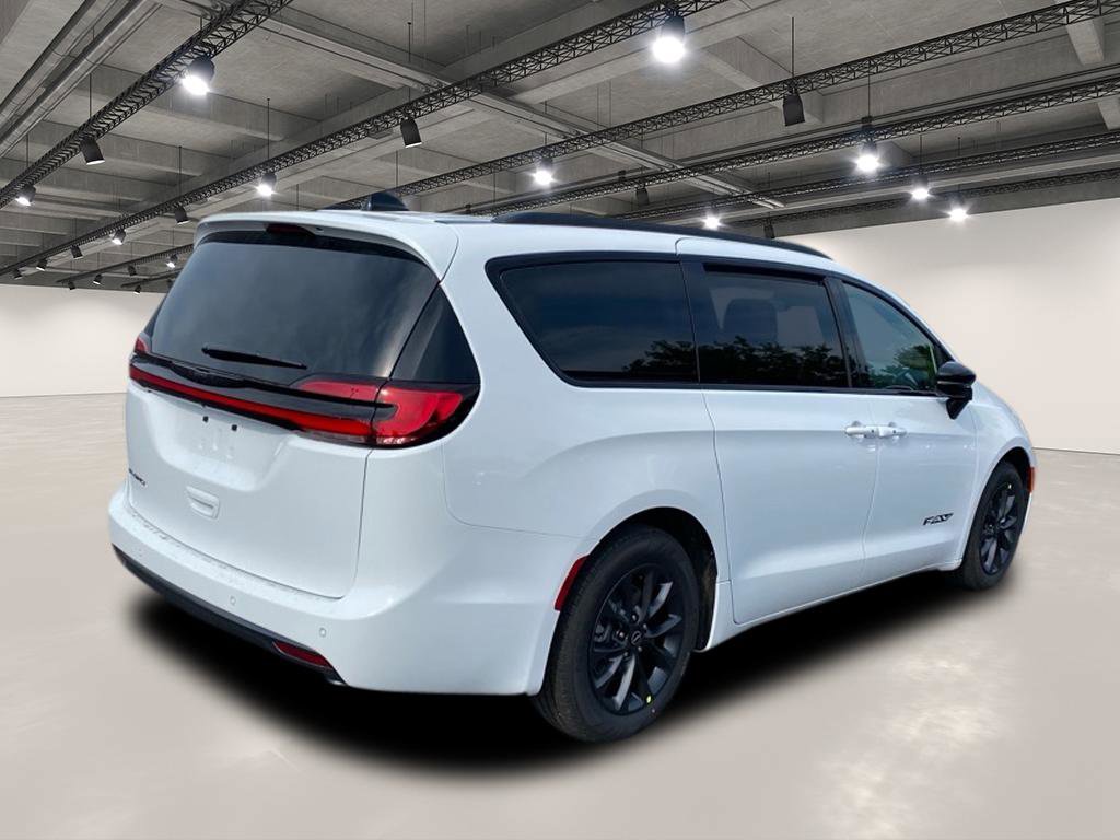 2025 Chrysler Pacifica photo 4