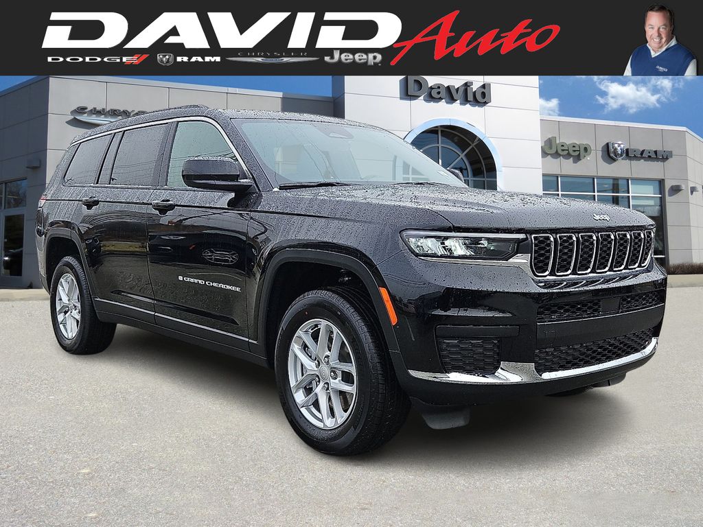 2025 Jeep Grand Cherokee L Laredo's photo