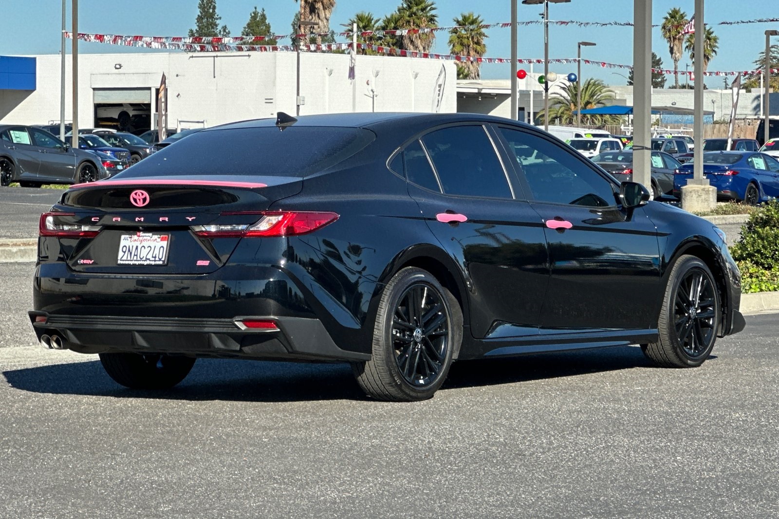 2025 Toyota Camry SE photo 4