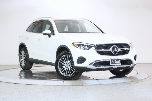 2025 Mercedes Benz GLC 300 4MATIC photo 2
