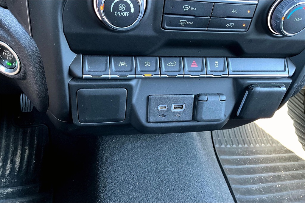 2022 Chevrolet Silverado 1500 Custom photo 17