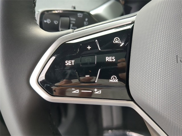 2025 Volkswagen ID. Buzz Pro Plus photo 25