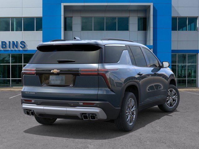 2026 Chevrolet Traverse photo 2