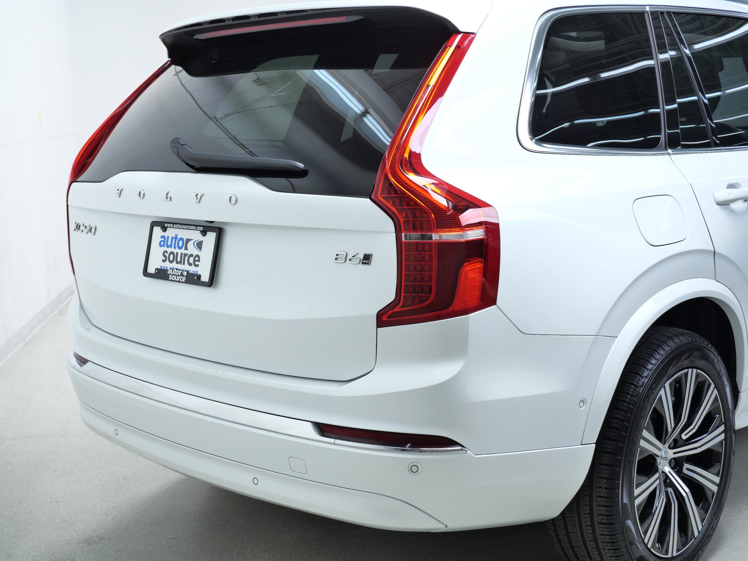 2025 Volvo XC90 Plus photo 4