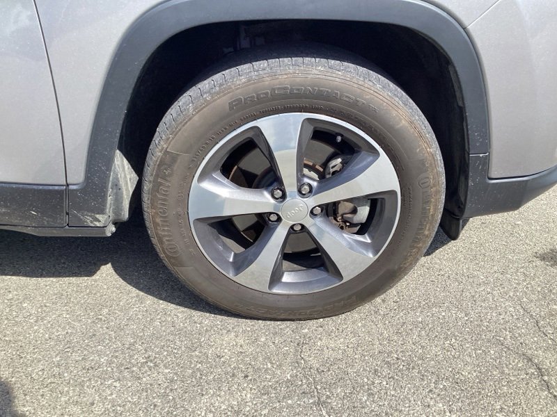 2019 Jeep Cherokee Limited photo 8