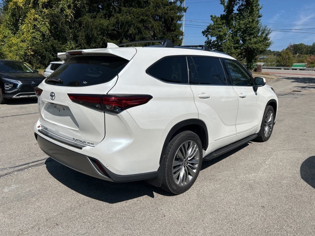 2020 Toyota Highlander Platinum photo 3