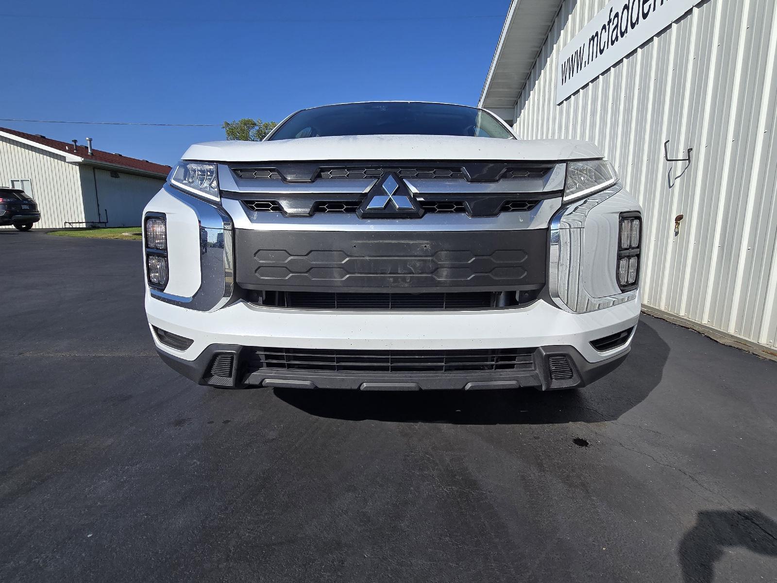 2024 Mitsubishi Outlander ES LE SE photo 8