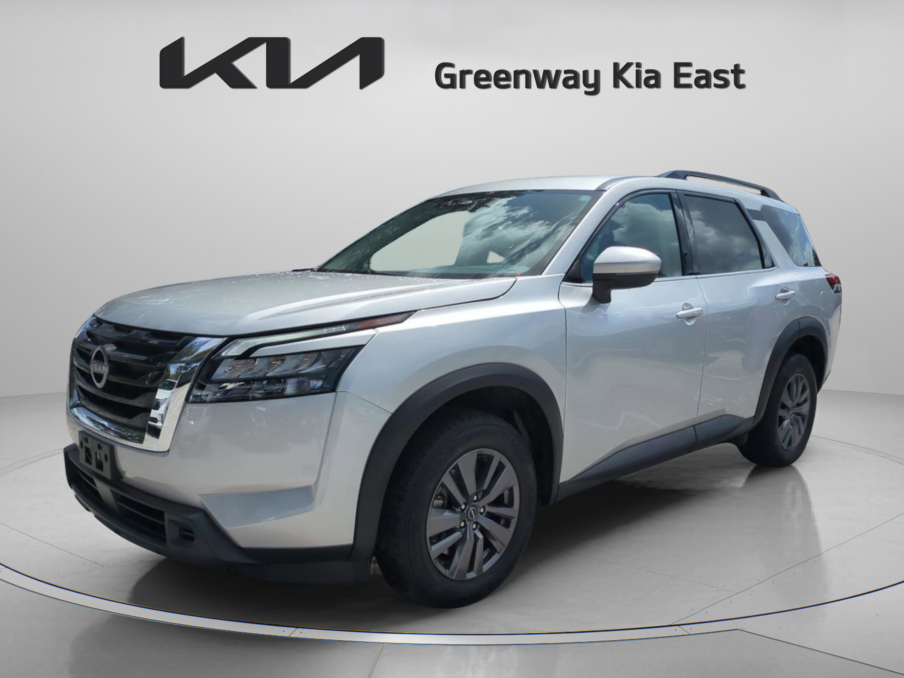 2024 Nissan Pathfinder SV photo 2