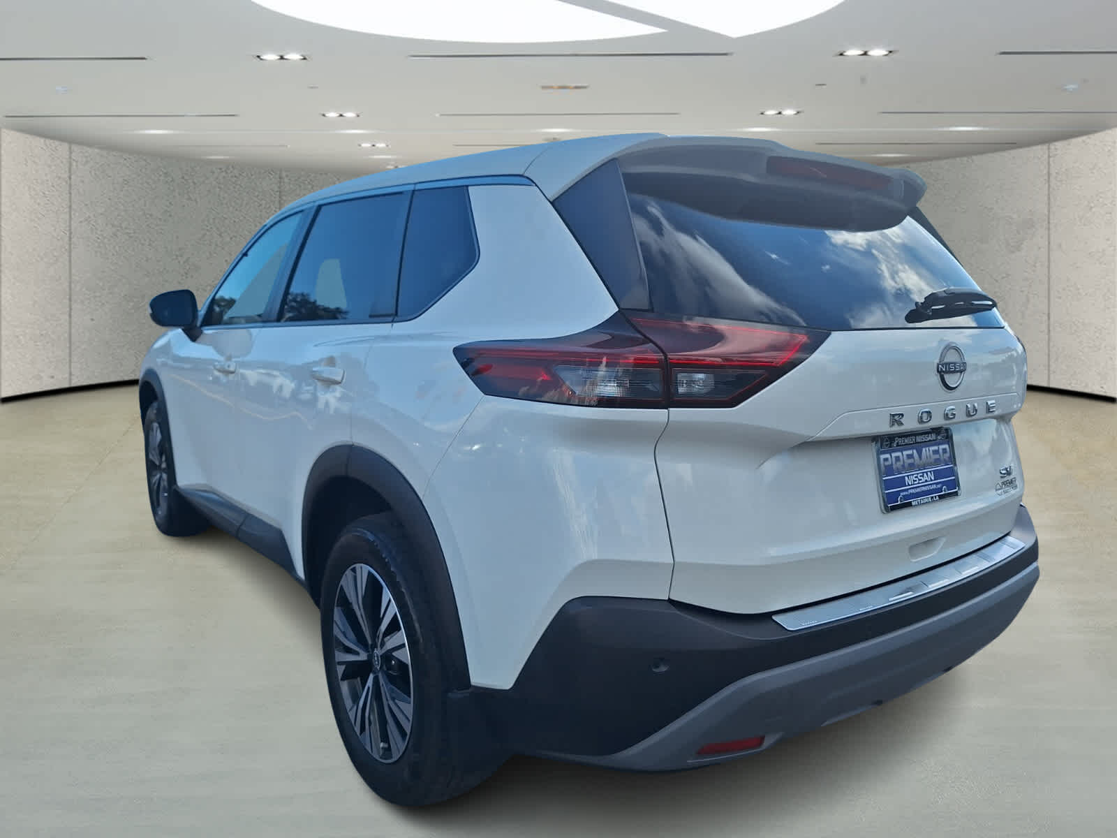 2023 Nissan Rogue SV photo 3