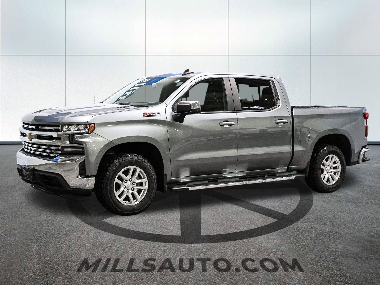 Used 2020 Chevrolet Silverado 1500 LT with VIN 3GCUYDET9LG321801 for sale in Baxter, Minnesota