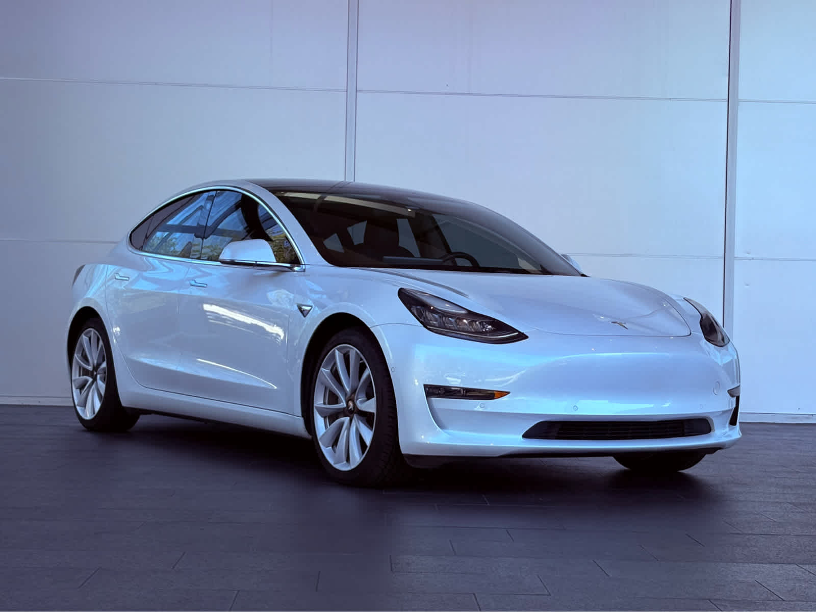2019 Tesla Model 3 Long Range photo 3