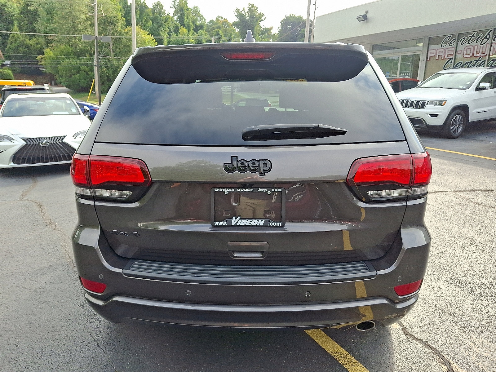 2020 Jeep Grand Cherokee Altitude photo 2