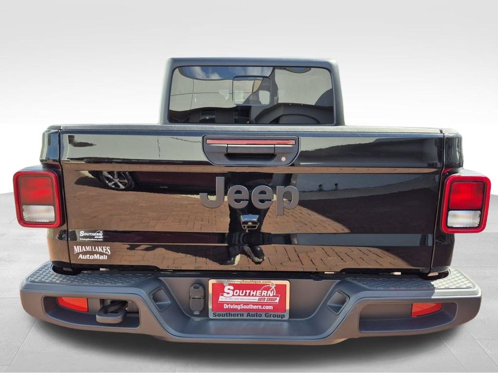 2024 Jeep Gladiator Sport photo 5