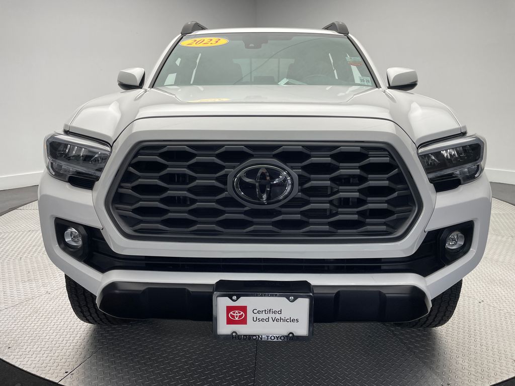 2023 Toyota Tacoma TRD Off-Road photo 2