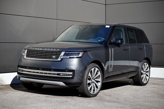 2025 Land Rover Range Rover SE's photo