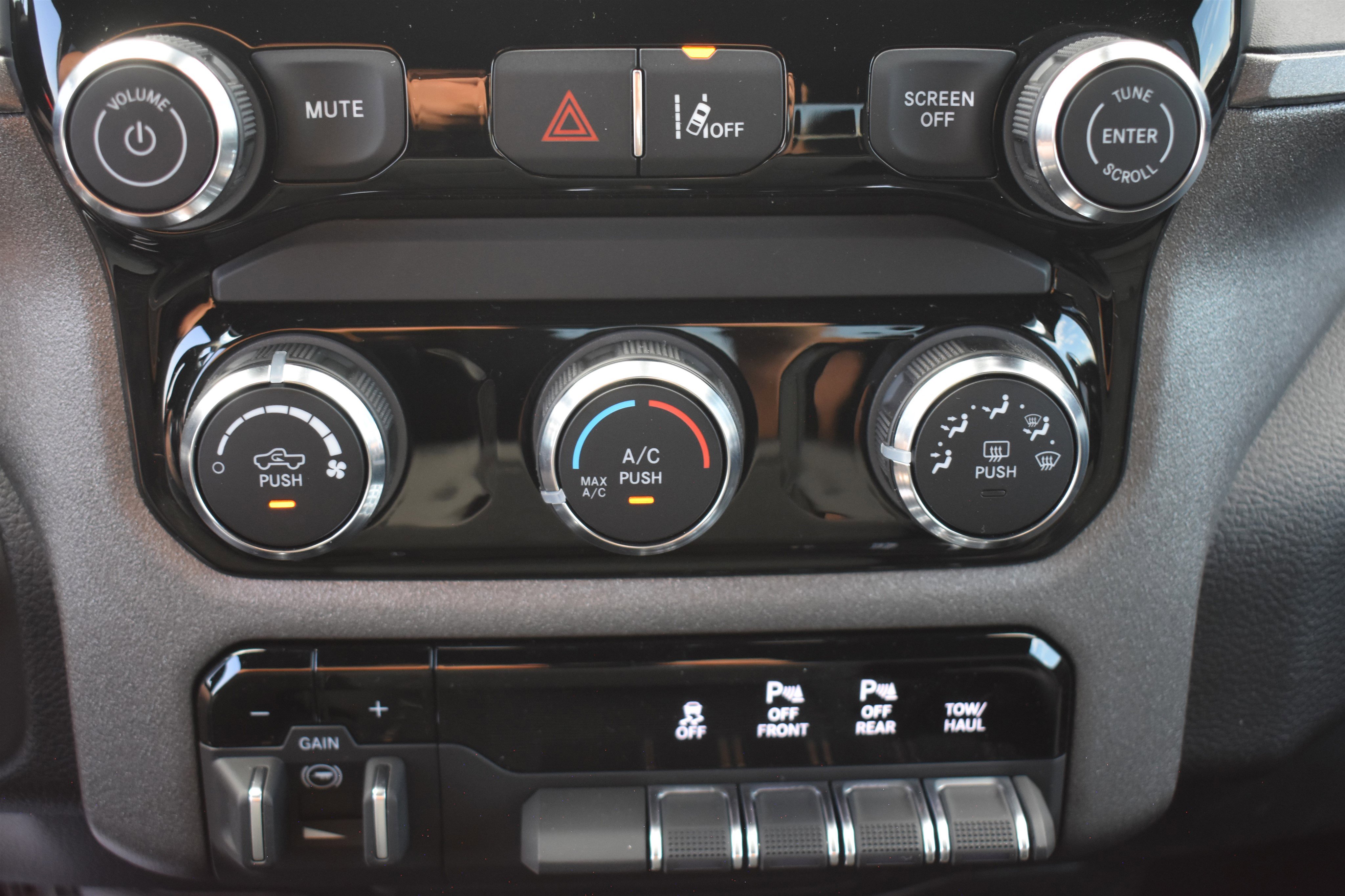 2026 Ram 1500 Tradesman photo 16