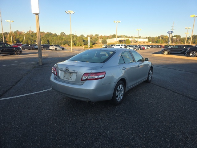 2010 Toyota Camry LE photo 2
