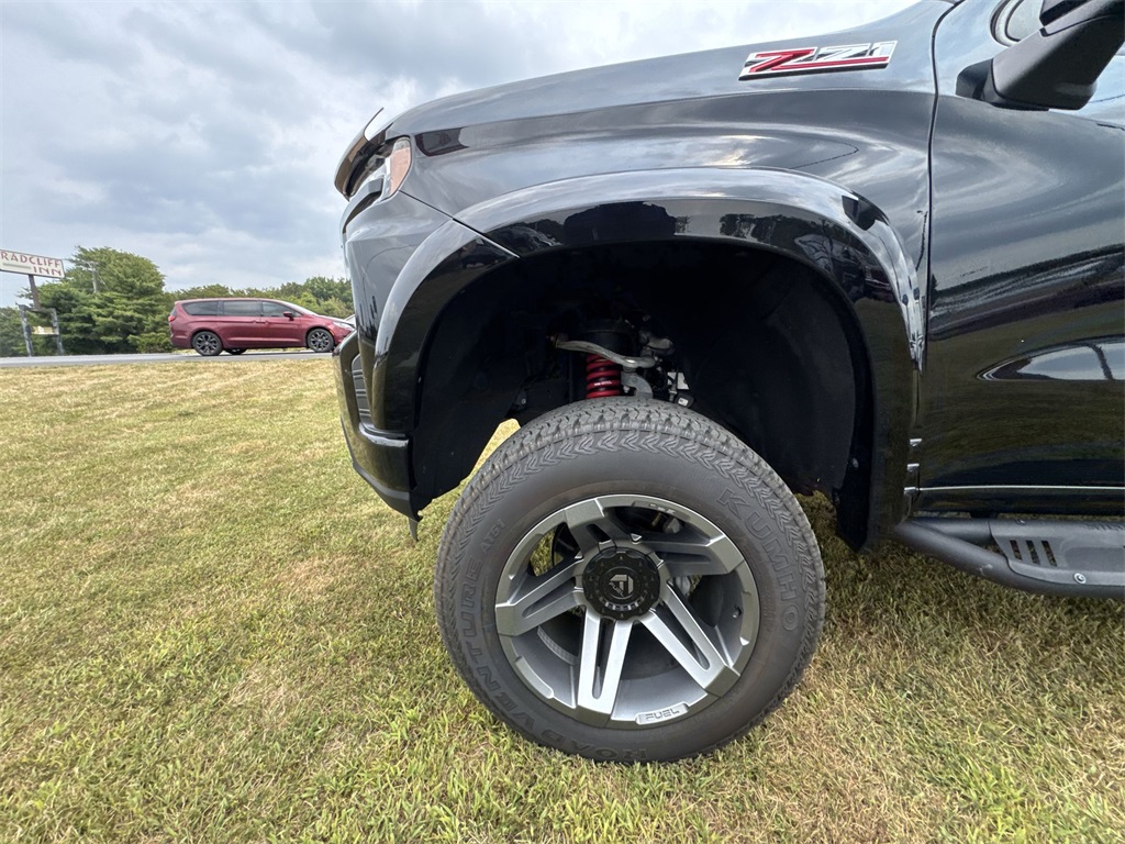 2021 Chevrolet Silverado 1500 RST photo 10
