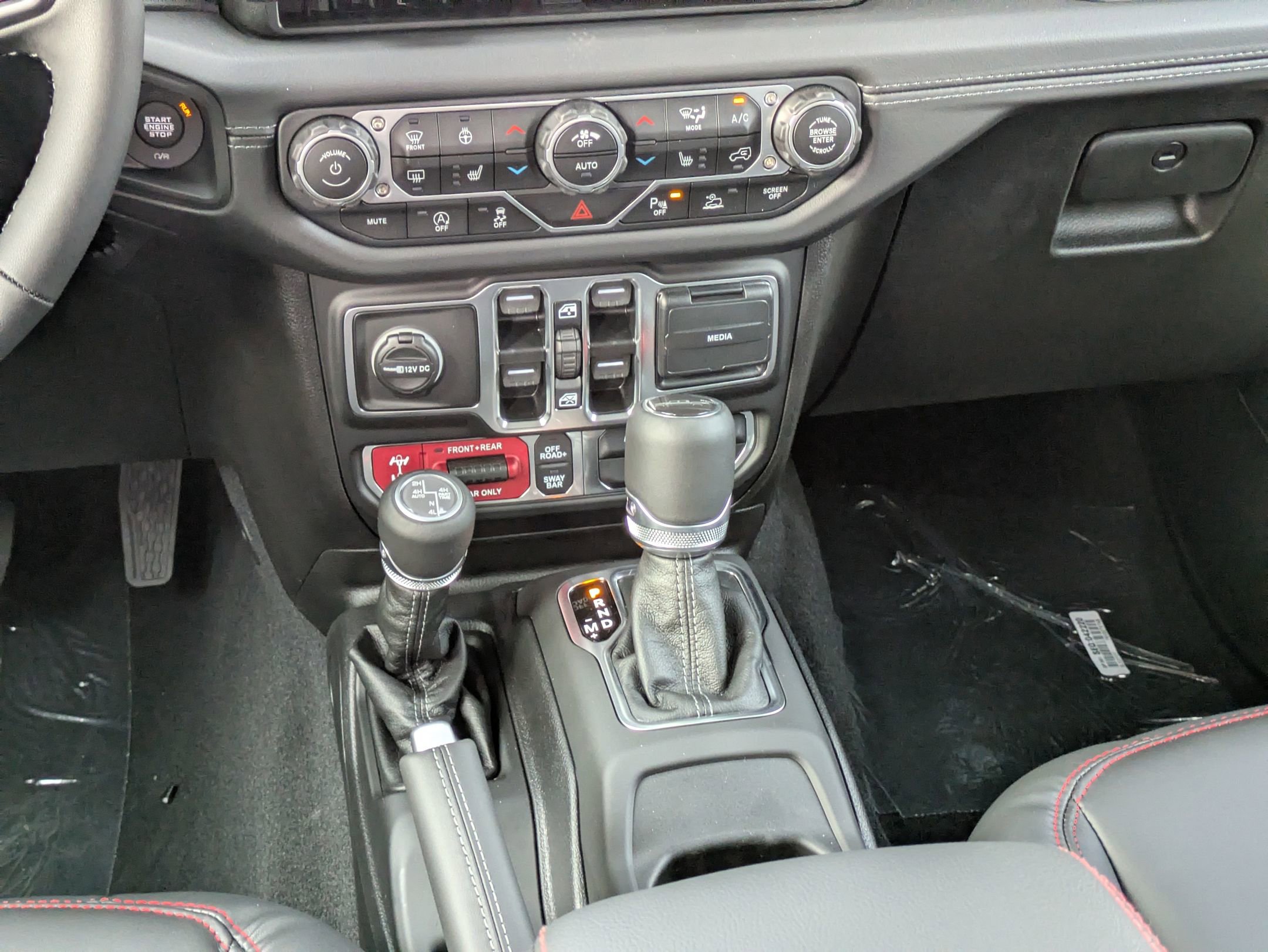 2025 Jeep Gladiator Rubicon photo 14