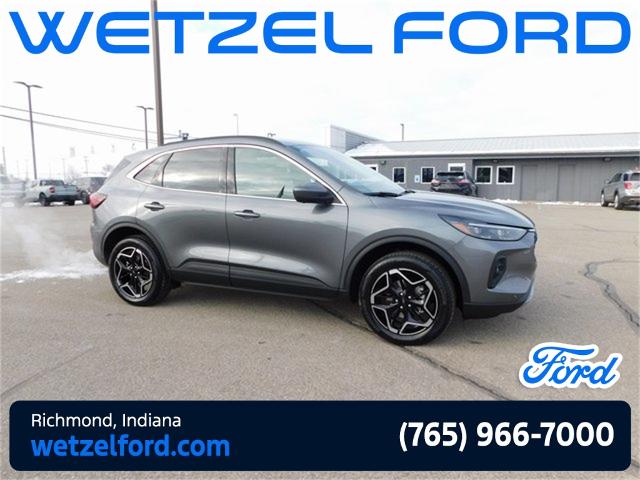 2026 Ford Escape Platinum's photo