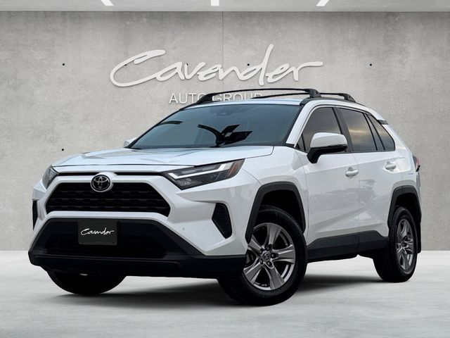 2022 Toyota RAV4 XLE's photo