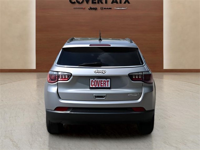 2019 Jeep Compass Latitude photo 4